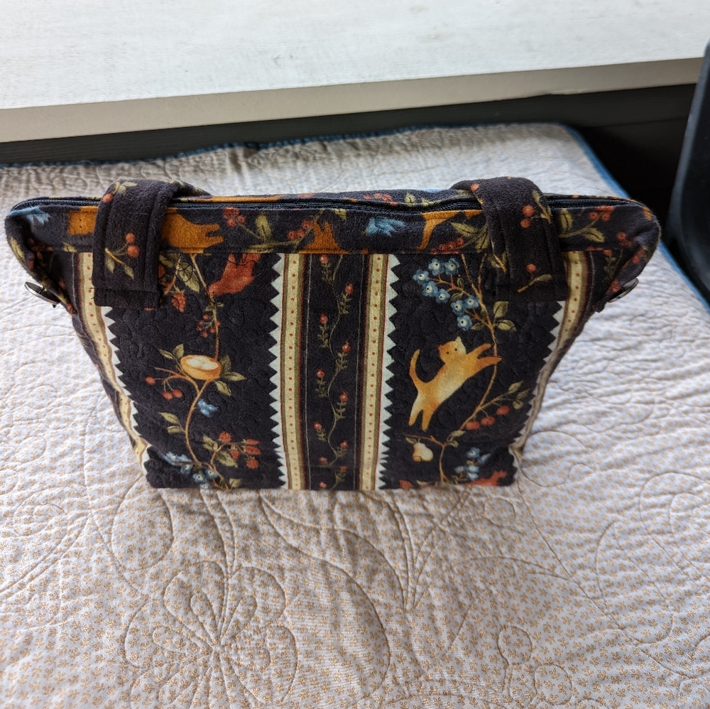 Frisky Kitties Handmade Quilted Handbag, Double Straps, Zip Closure - Picture 4 of 9